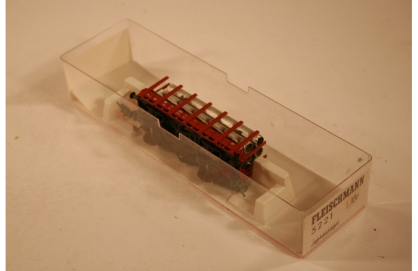 Fleischmann, Rungenwagen mit Ladung