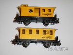Märklin, zwei kleine gelbe Personenwagen