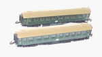 2 x vierachsige Schnellzugwagen