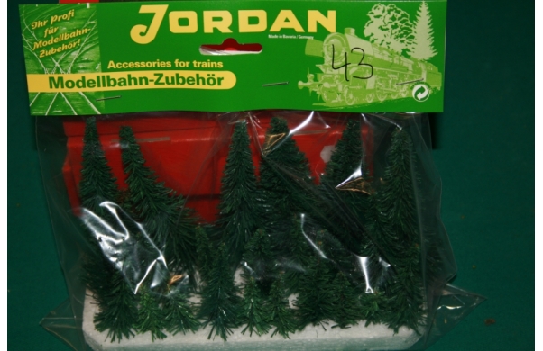 JORDAN; 43, 23 grüne Tannen, 4-12cm