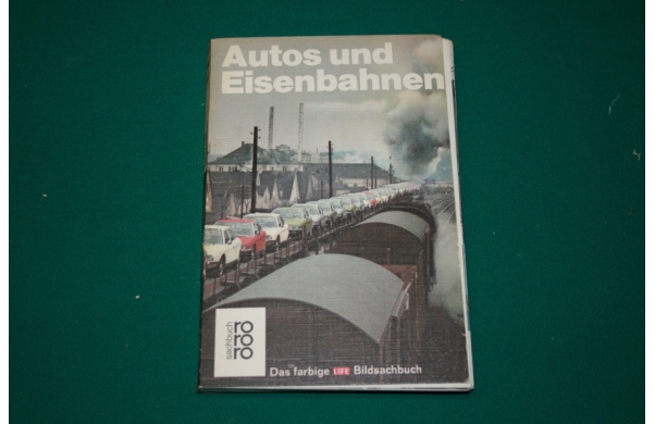 Autos und Eisenbahnen