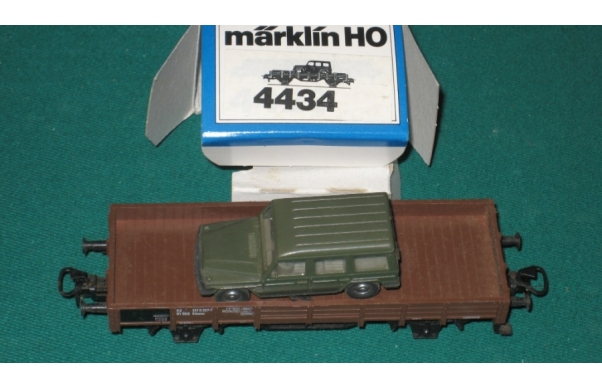 Märklin, Niederboardwagen mit Geländewagen