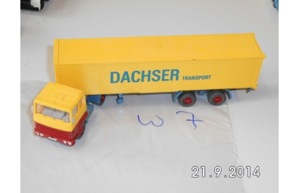 Sattelzugm Dachser Transport