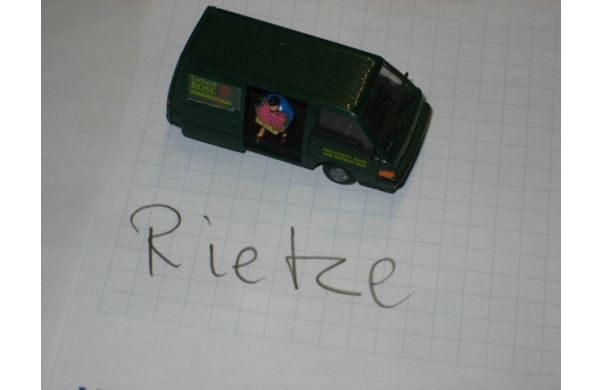 Rietze, Lieferwagen mit Marktfrau