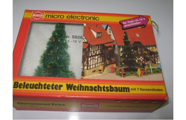 Beleuchteter Weihnachtsbaum