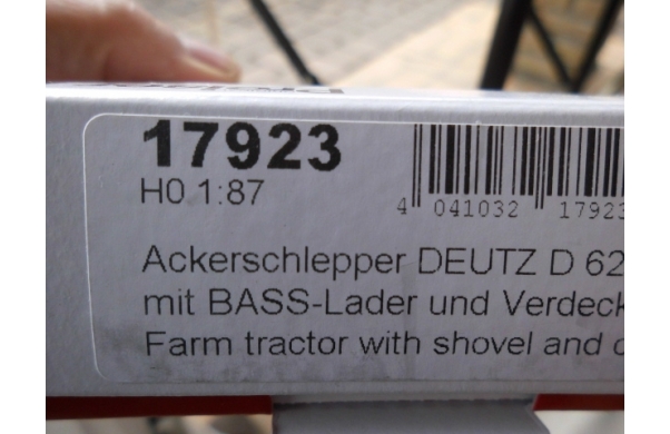 Ackerschlepper Deutz mit Bass-Lader und Verdeck