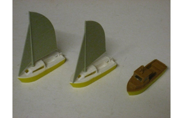 3 kleine Modellboote